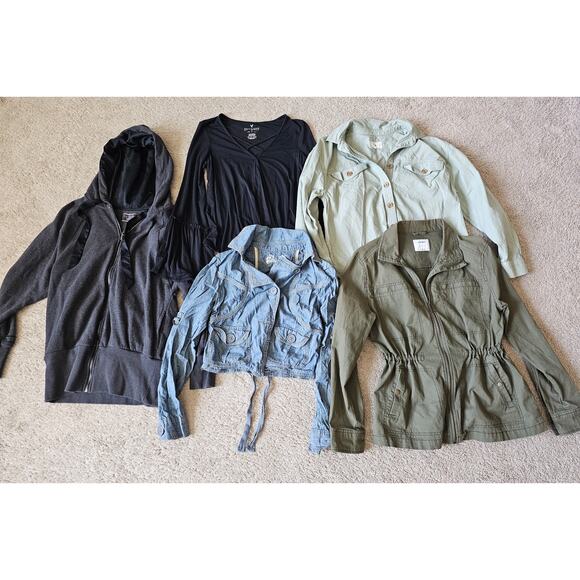 Womens Fall Clothing lot of 5 AE, VS, Old Navy, Mossimo, Lou & Grey XS-Med - Picture 1 of 16